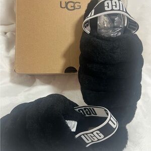UGG Men's Black Fluffy Slippers